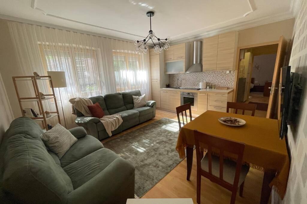 Cozy Apartment In The Old Center Of Prishtina Prishtinë Ngoại thất bức ảnh